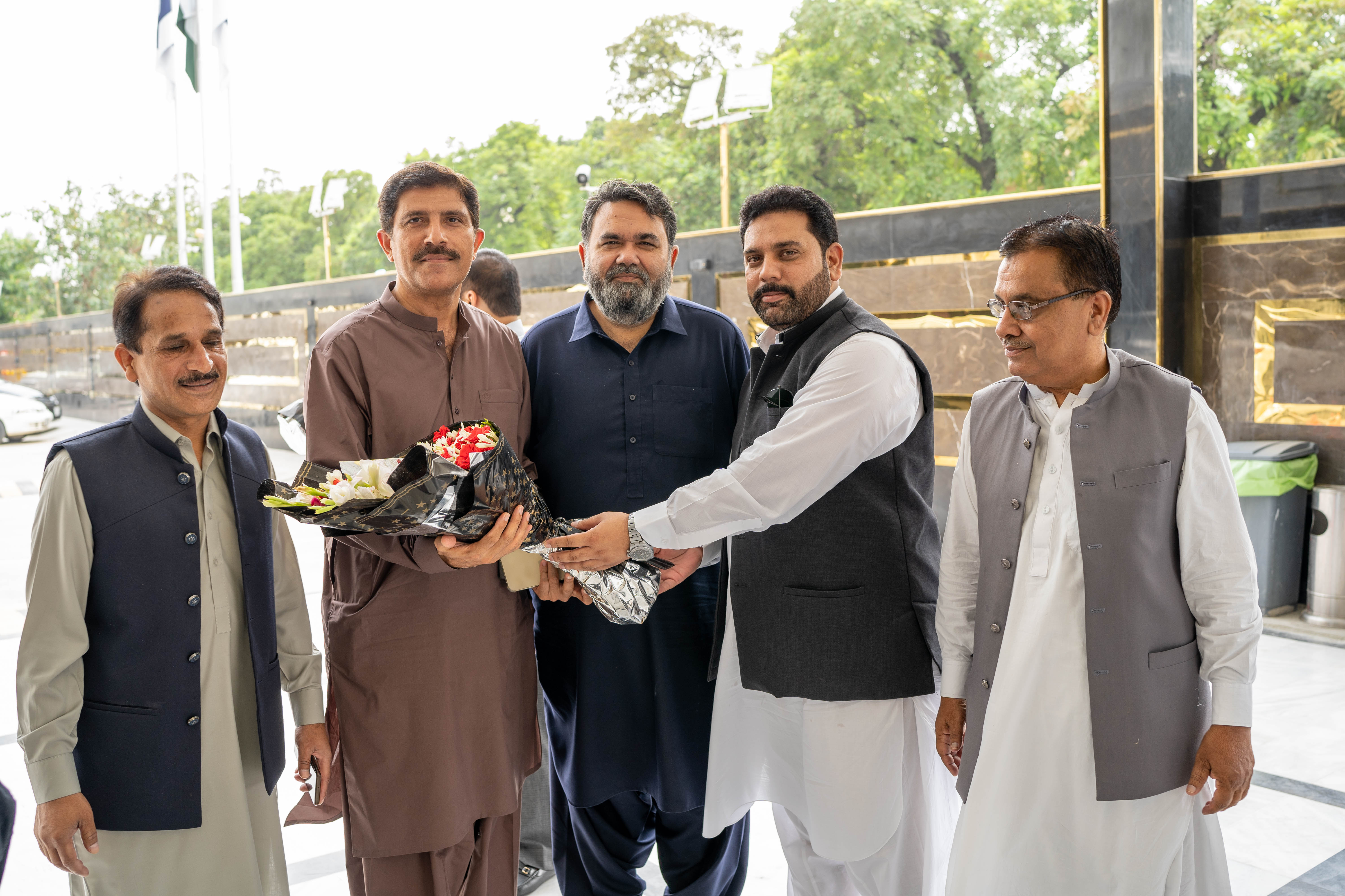 EPR News Gallery | EPR Officials Warmely Welcome Honorable Senator Rana Mahmood-Ul-Hassan in EPR Launching